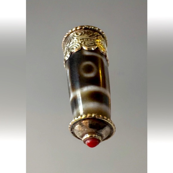 Vintage Hand Carved Floral Pattern Tibetan Akate(Dzi) Amulet Silver Pendant 13Gm - Picture 5 of 11